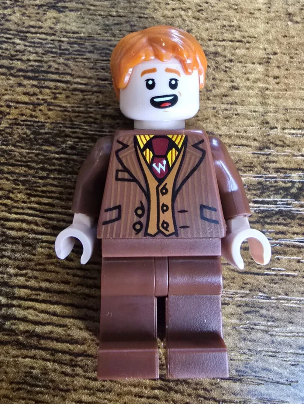 Lego George Weasley 76422 Reddish Brown Suit Red Tie Harry Potter Minifigure